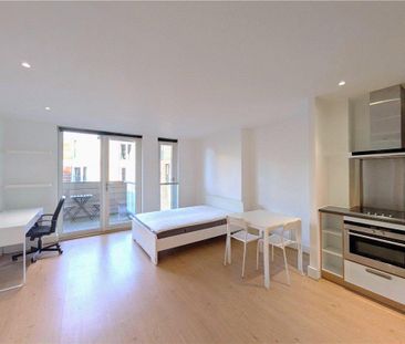 Studio to rent - Photo 1