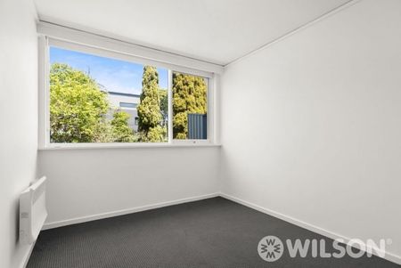 Large light filled unit in the perfect location - Photo 2
