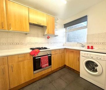 4 Bed Student Home - 60 Kemsing Gardens - Photo 2