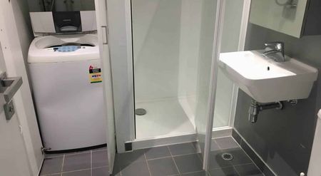 2 bedroom apartment with 1 bathroom - Photo 5