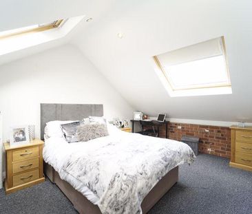 4 bedroom flat to rent - Photo 4