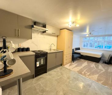 Studio to rent - Photo 1