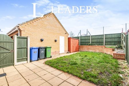 3 bedroom semi-detached to rent Johnson Way, Lowestoft - Photo 3