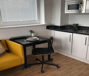 Studio to rent - Photo 3