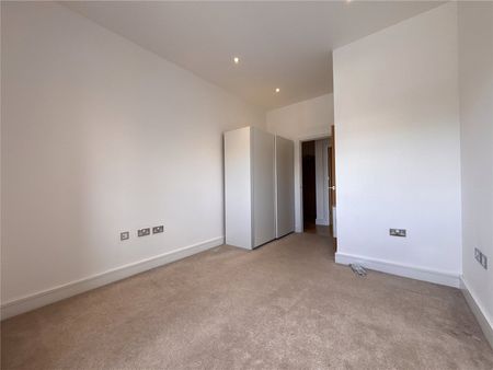 Bartley Way, Hook, Hampshire, RG27 - Photo 3