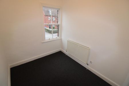 3 bedroom terraced house to rent - Photo 4