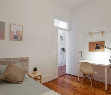 Calçada do Marquês de Abrantes, Lisbon, Lisbon 1200-163 - Photo 3