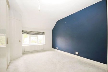 4 bedroom semi-detached house to rent - Photo 2