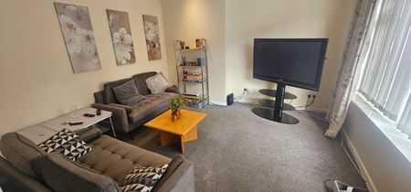 5 Bed - 63 Estcourt Terrace, Headingley, Leeds - LS6 3EY - Student - Photo 5