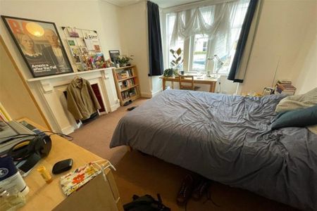 4 bedroom terraced house to rent - Photo 4