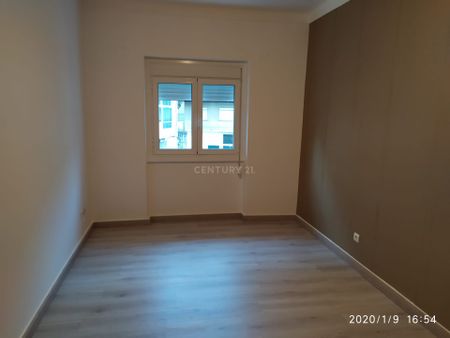 Apartamento T2 com varanda e terraço na Cova da Piedade - Photo 3