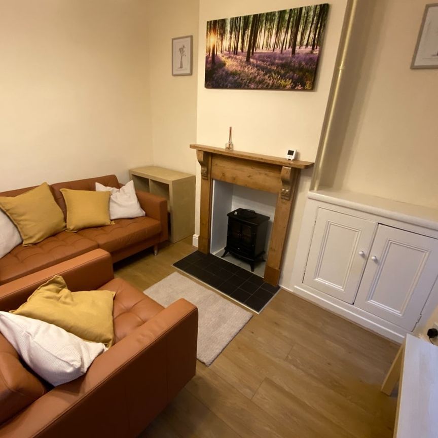 2 Bed Terraced House, Cranmer Street, LE3 - Photo 1