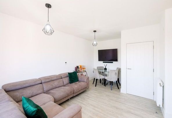2 bedroom flat to rent - Photo 1