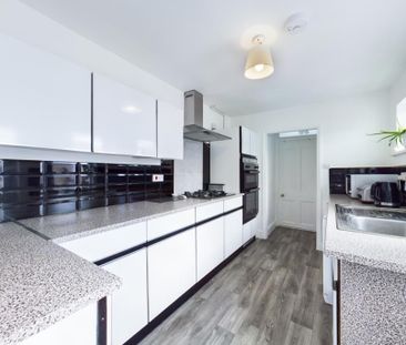 3 bedroom semi-detached house to rent - Photo 6