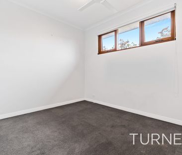 Stylish, modern as new apartment in a great convenient location! - Photo 4