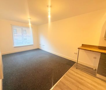 Newton Road, Yeovil, Somerset - Photo 2