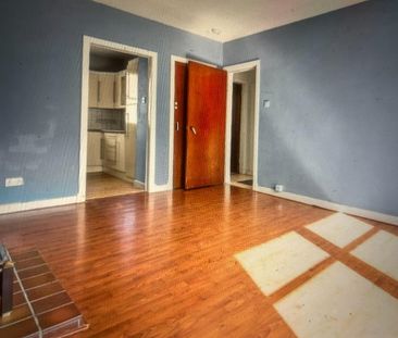 3 bedroom flat to rent - Photo 2