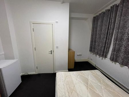 1 bedroom bedsit to rent - Photo 3