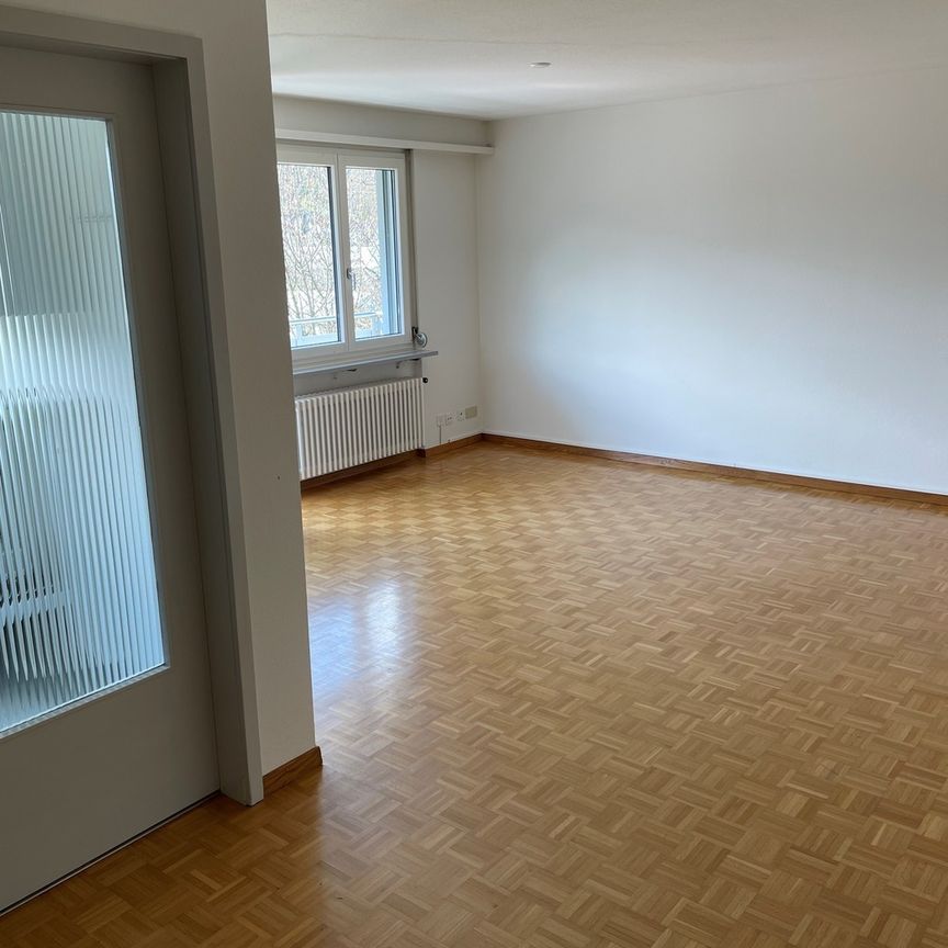 Rent a 3 ½ rooms apartment in Ebikon - Photo 1