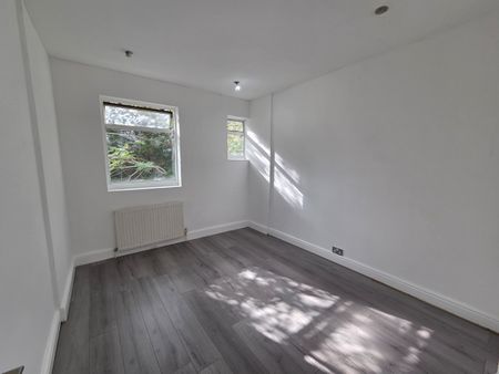 2 Bed Flat, Telford Avenue Streatham Hill, SW2 - Photo 3