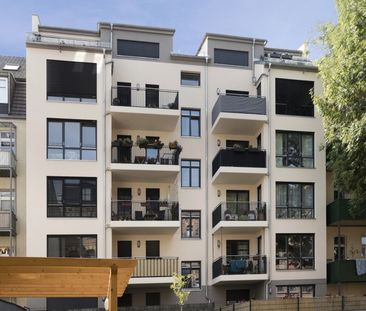 Hochwertige Wohnung im Neubau mit großer Terrasse und Gartenanteil ! - Photo 3