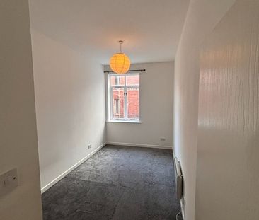 1 Bed Flat, Oldham Street, M4 - Photo 3
