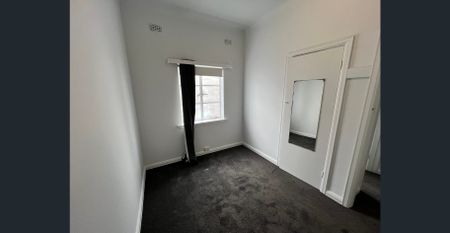 A Rare Ground-Floor Gem in Iconic ‘Hayling’ – Steps from Fitzroy Gardens & Spring Street - Photo 2