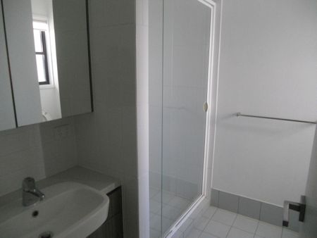 7 / 17 Musgrave Road, Indooroopilly - Photo 5