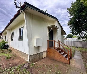 2/8 Denison Street, Cooma - Photo 5