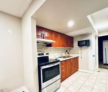 For Lease - 3362 Angel Pass Drive, Mississauga, Ontario - Photo 1