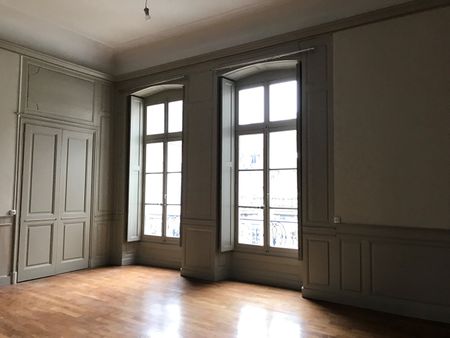 Location Appartement 4 pièces 170m² BESANCON 25000 - Photo 4