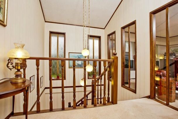 Spacious, Sunny 6-bedroom house with Ocean View! - Photo 1