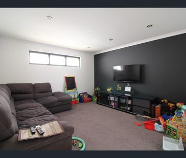 Spacious 4x2 Family Home in Sinagra - Photo 1