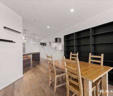 Furnished 2 Bedroom Apartment with city views - Photo 6