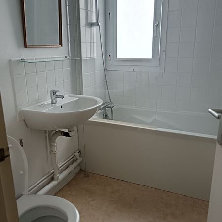 a louer - t2 - quartier saint-jean-eudes / saint gilles , - Photo 3