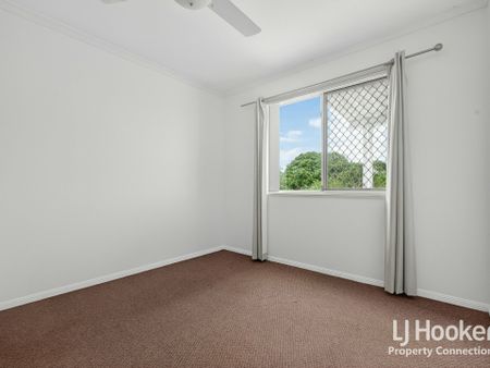 Modern Comfort and Convenience in Downtown Kallangur - Photo 5