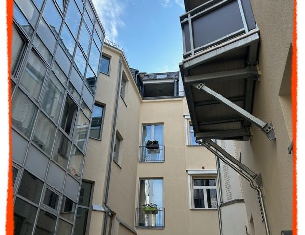 2-Zimmer-Wohnung mit EINBAUKÜCHE und großer Dachterrasse im Herzen von Zwickau zu vermieten! - Foto 1