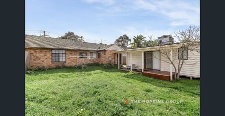 Affordable, Fully Furnished Rooms in Prime Bellfield Location – All Utilities Included! - Photo 4