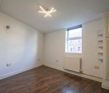 High Street, Gorleston - Photo 2