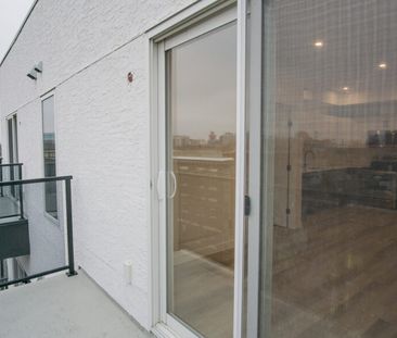 Kingston: Black Accents – 710 Westminster, Winnipeg, MB - Photo 3