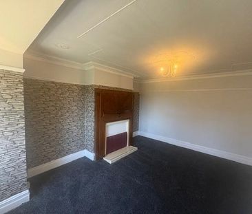 5 bedroom semi-detached house to rent - Photo 2