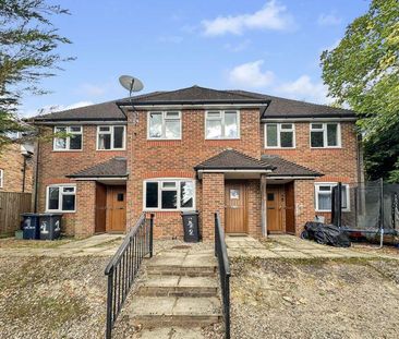 2 bedroom terraced house to rent - Photo 2