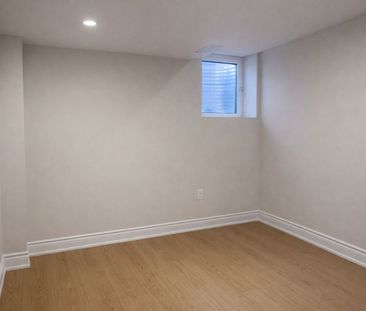 For Lease - 25 Delport Close, Brampton, Ontario - Photo 6