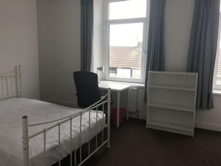 4 bedroom house to rent - Photo 2