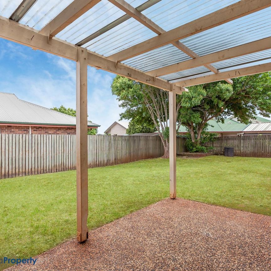 This impeccably presented Middle Ridge home is sure to impress! - Photo 1