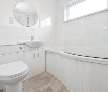 3 bedroom detached house to rent - Photo 2