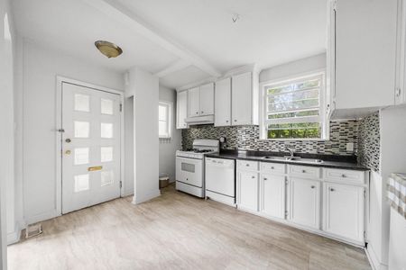 For Lease - 17 Pleasant Avenue, Toronto, Ontario - Photo 5