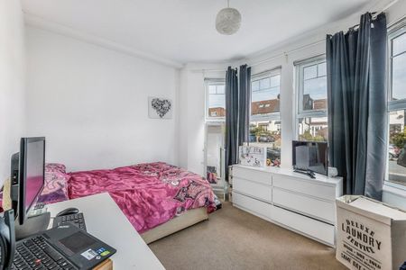 3 Bedroom Flat/Apartment to rent - Photo 5