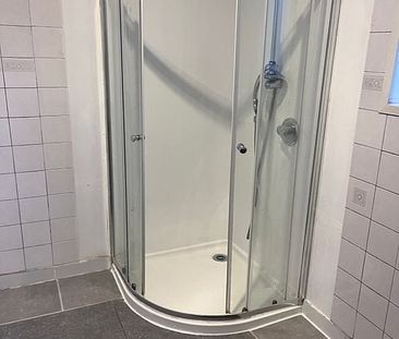 Spacious and versatile family home – full property - Photo 6