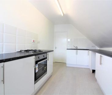 1 bedroom Flat To Let - Photo 4